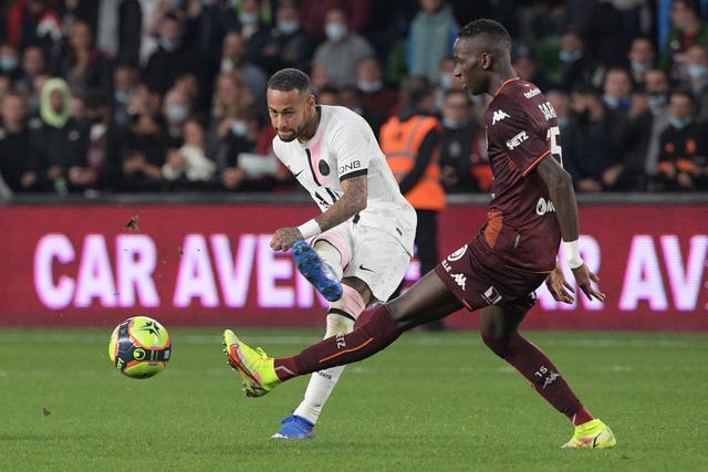 雷霆险胜鹈鹕送快船回西部第4 独行侠大胜国王